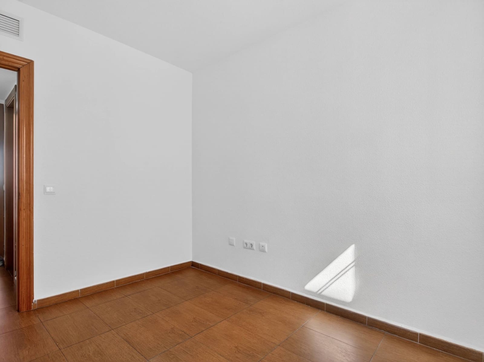 2 slaapkamer Flat te koop in Roquetas de Mar met garage - € 93.000 (Ref: 9866989)