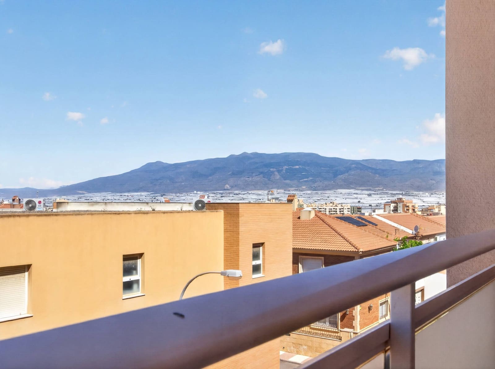 2 slaapkamer Flat te koop in Roquetas de Mar met garage - € 93.000 (Ref: 9866989)