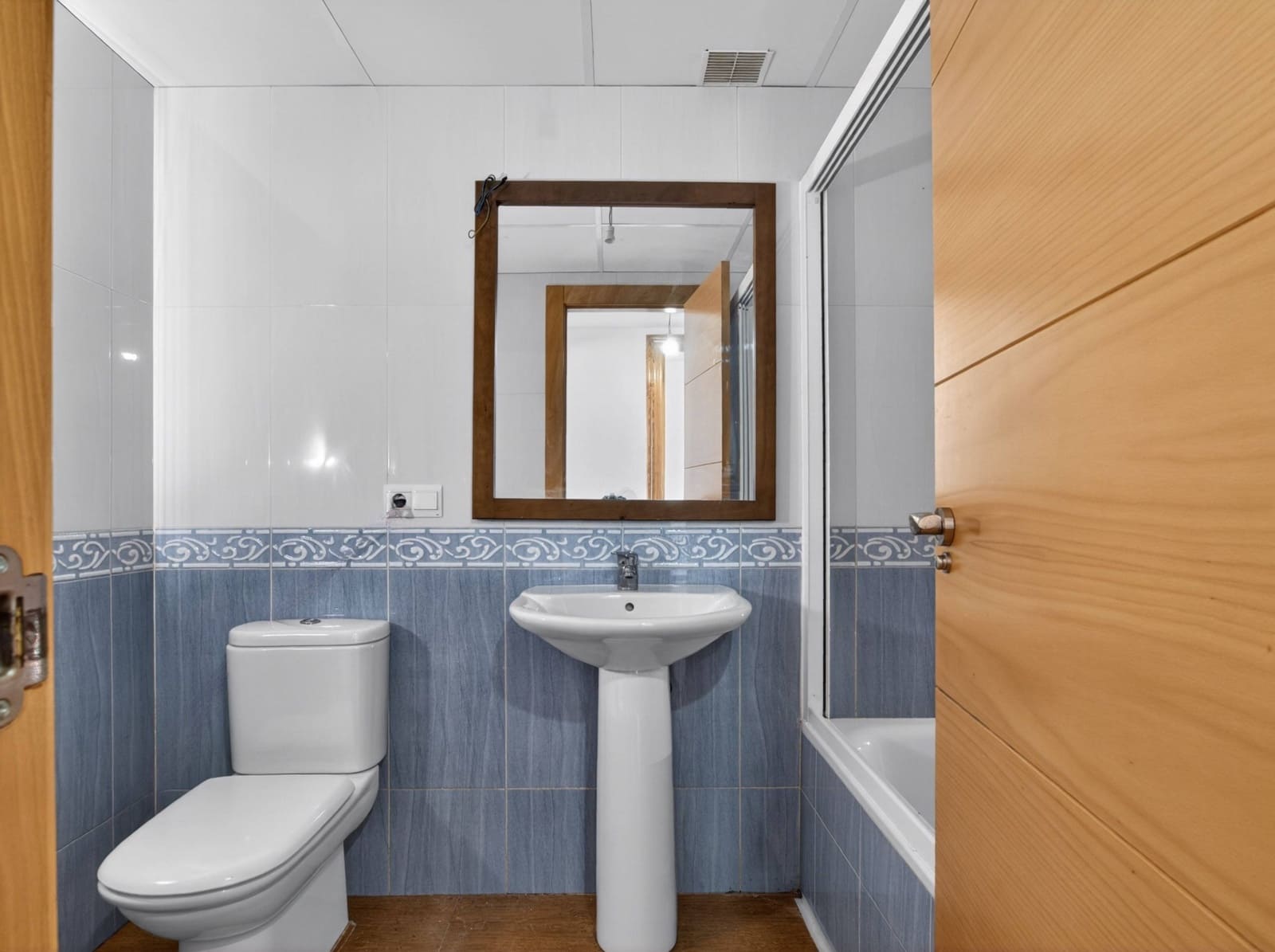 2 slaapkamer Flat te koop in Roquetas de Mar met garage - € 93.000 (Ref: 9866989)