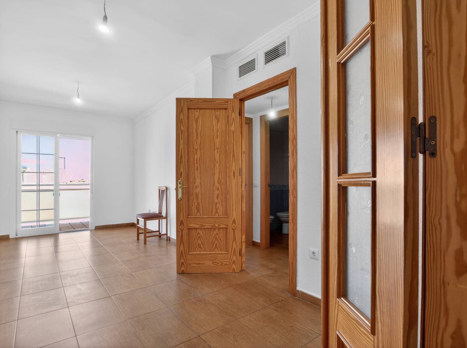 2 slaapkamer Flat te koop in Roquetas de Mar met garage - € 93.000 (Ref: 9866989)