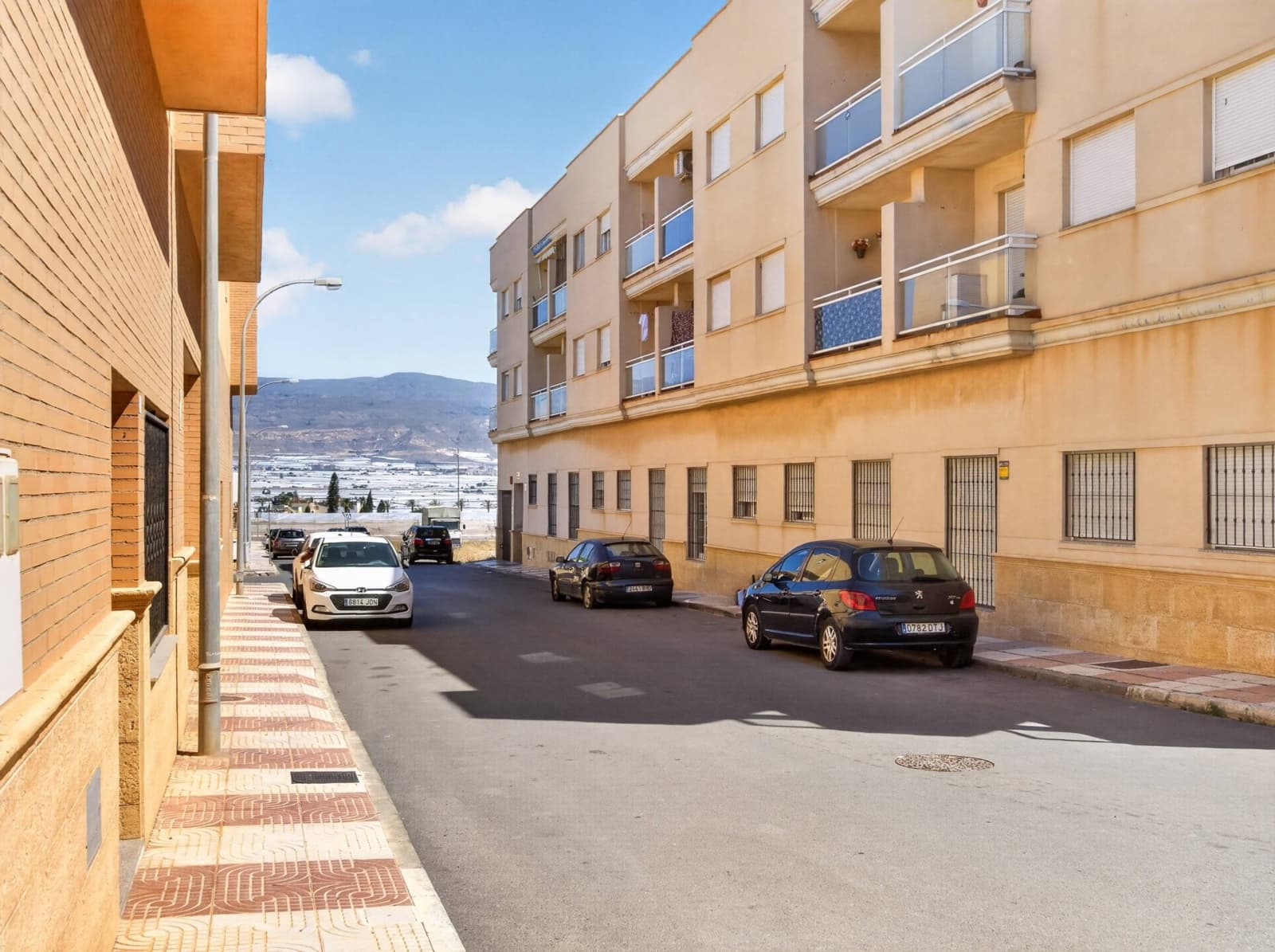 2 slaapkamer Flat te koop in Roquetas de Mar met garage - € 93.000 (Ref: 9866989)
