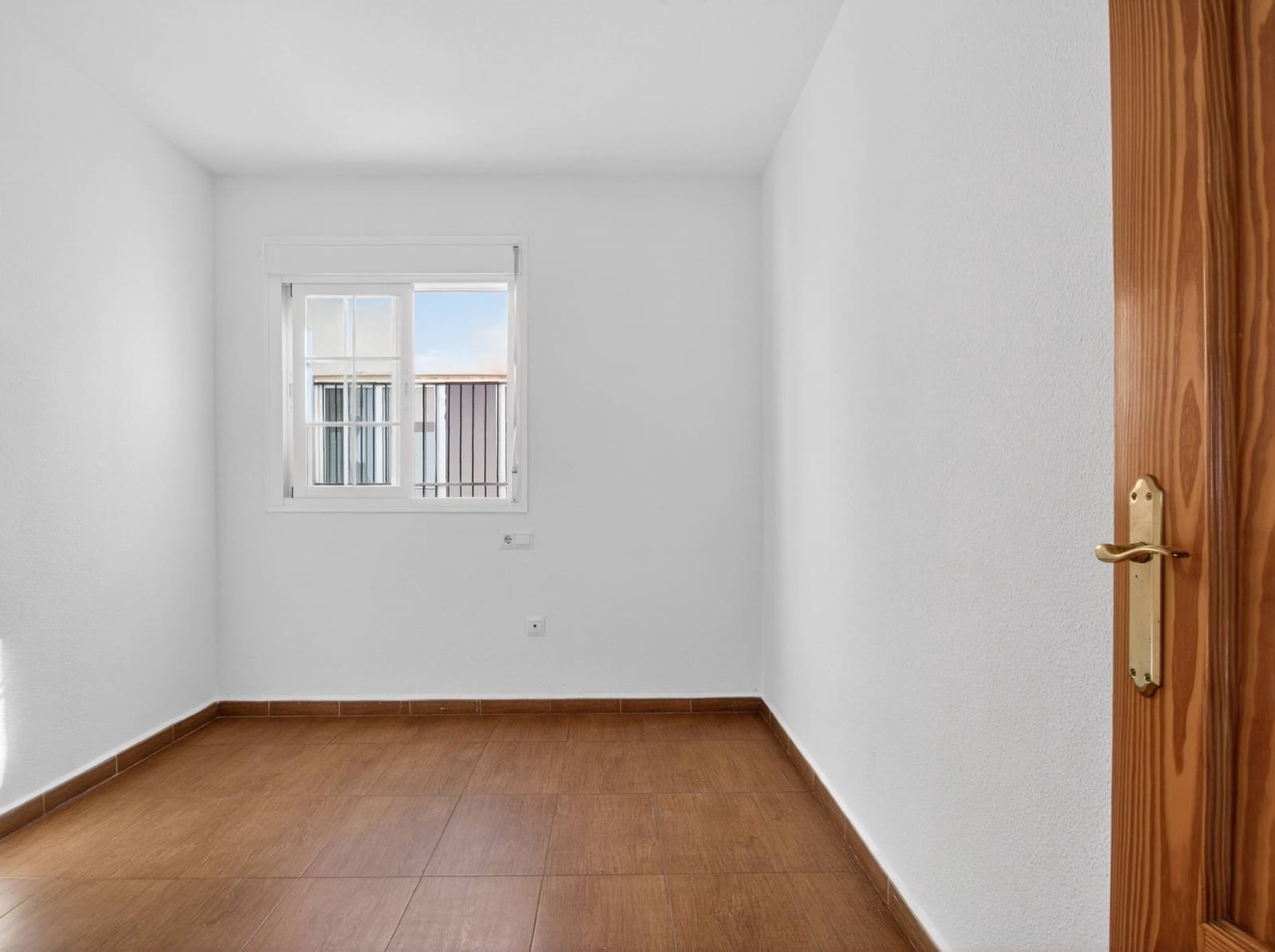 2 slaapkamer Flat te koop in Roquetas de Mar met garage - € 93.000 (Ref: 9866989)