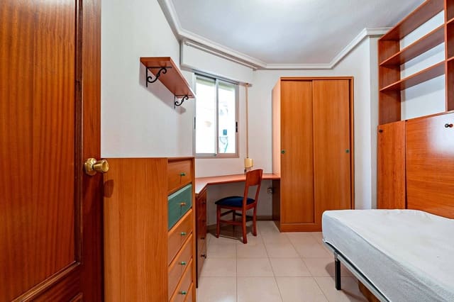 3 quarto Apartamento para venda em Almeria cidade com garagem - 205 000 € (Ref: 9876401)