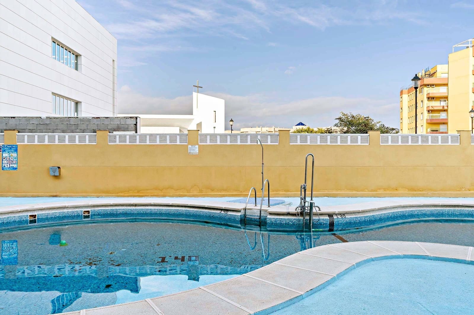 1 soverom Leilighet til leie i Roquetas de Mar med svømmebasseng garasje - € 600 (Ref: 9884786)