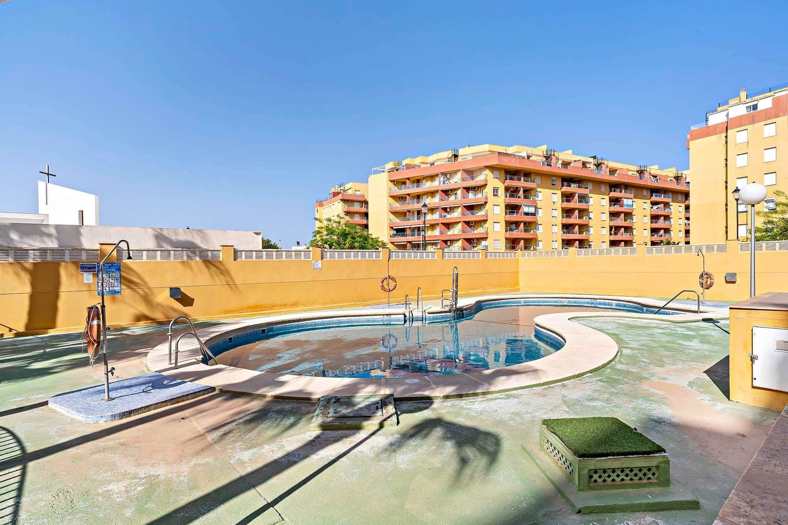 1 soverom Leilighet til leie i Roquetas de Mar med svømmebasseng garasje - € 600 (Ref: 9884786)