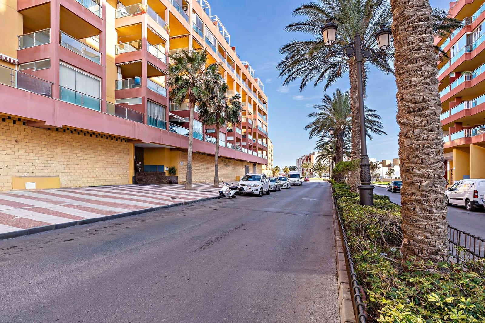 1 soverom Leilighet til leie i Roquetas de Mar med svømmebasseng garasje - € 600 (Ref: 9884786)
