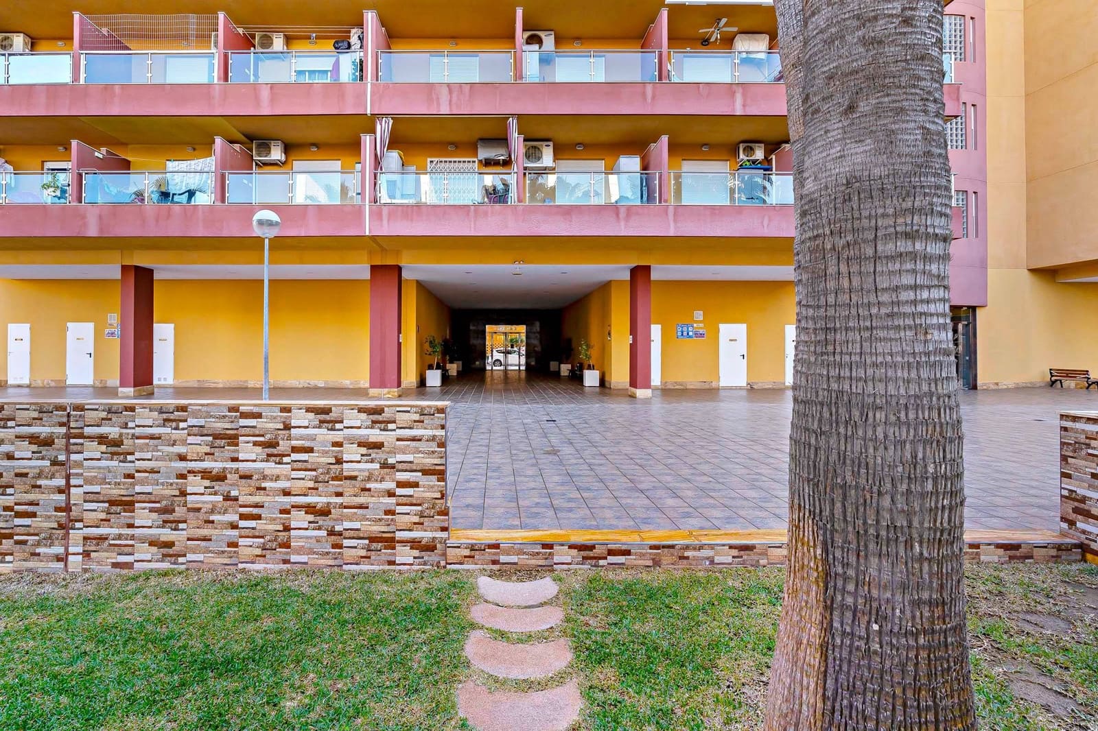 1 soverom Leilighet til leie i Roquetas de Mar med svømmebasseng garasje - € 600 (Ref: 9884786)