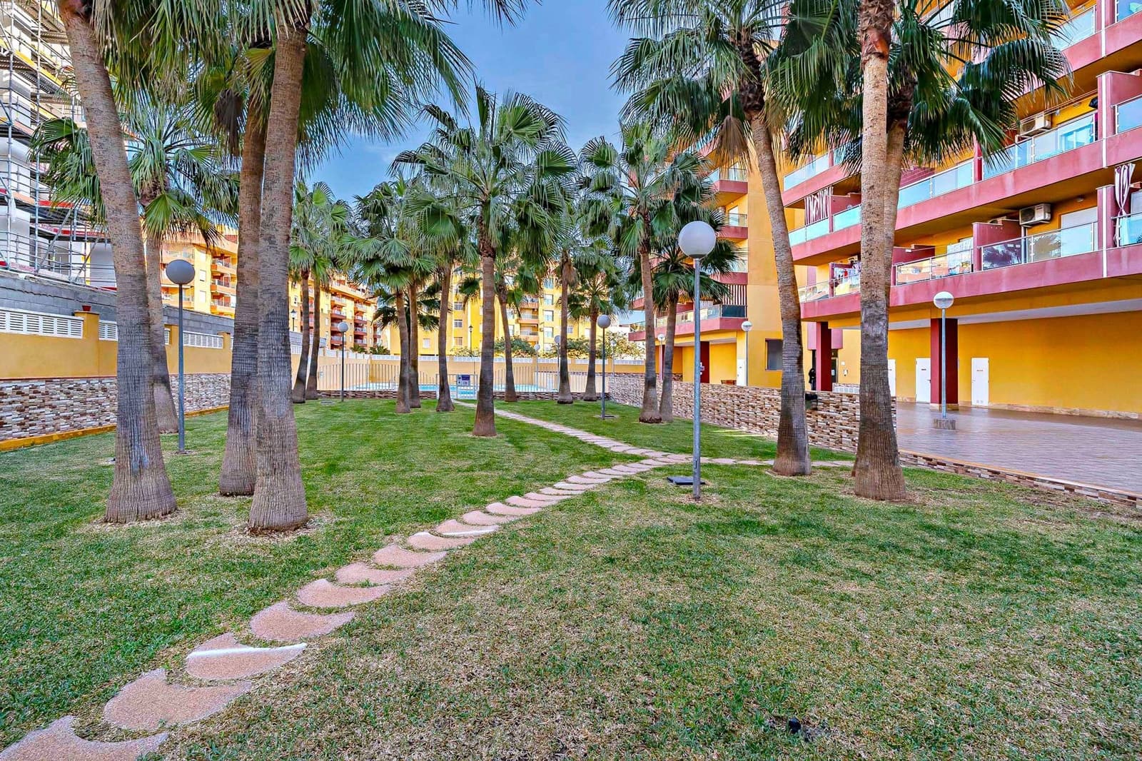 1 soverom Leilighet til leie i Roquetas de Mar med svømmebasseng garasje - € 600 (Ref: 9884786)
