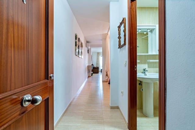 1 soverom Leilighet til leie i Roquetas de Mar med svømmebasseng garasje - € 600 (Ref: 9884786)