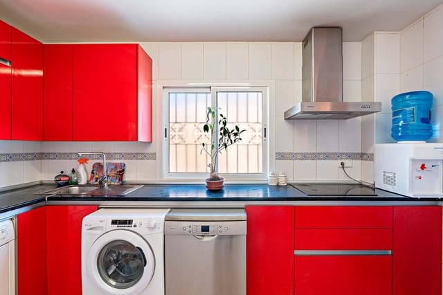3 makuuhuone Rivitalo myytävänä paikassa Aguadulce (Almeria), Roquetas de Mar mukana 
autotalli - 365 000 € (Ref: 9884787)