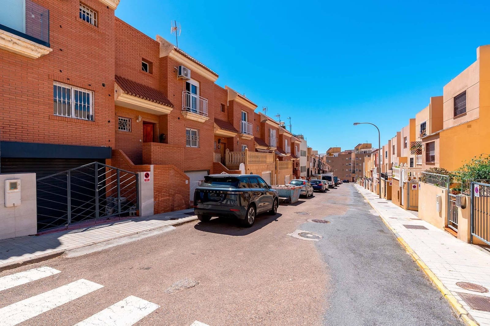 3 bedroom Terraced Villa for sale in Aguadulce (Almeria) with garage - € 365,000 (Ref: 9884787)