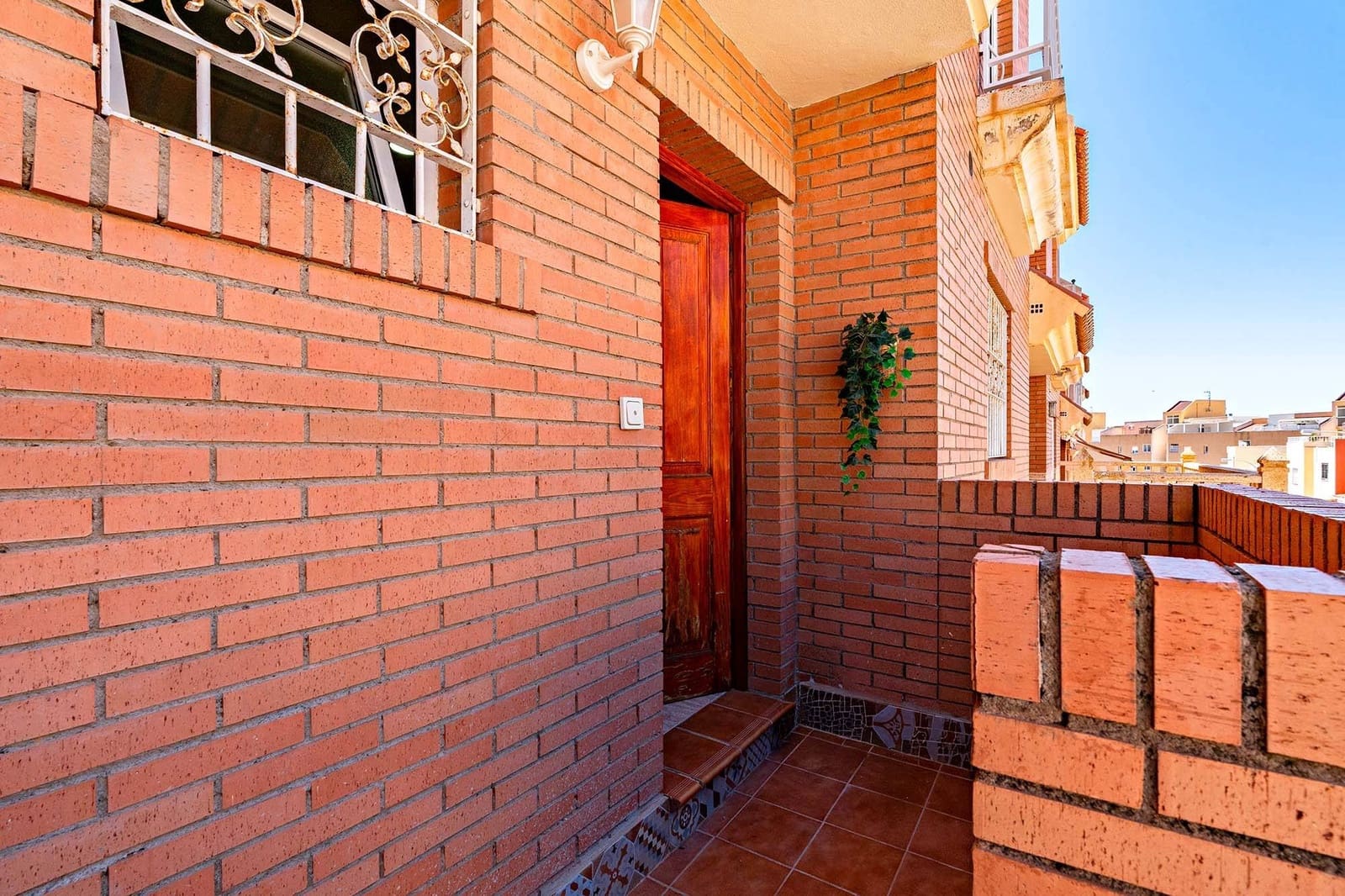 3 bedroom Terraced Villa for sale in Aguadulce (Almeria) with garage - € 365,000 (Ref: 9884787)