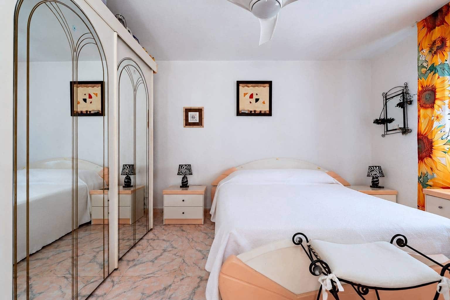 6 bedroom Villa for sale in Roquetas de Mar with pool garage - € 690,000 (Ref: 9911032)