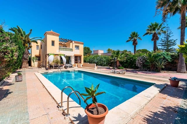 6 bedroom Villa for sale in Roquetas de Mar with pool garage - € 690,000 (Ref: 9911032)