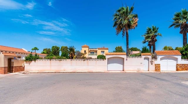 6 bedroom Villa for sale in Roquetas de Mar with pool garage - € 690,000 (Ref: 9911032)