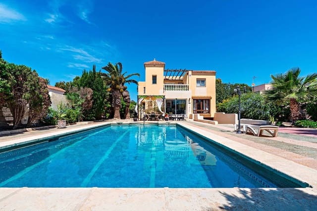 6 bedroom Villa for sale in Roquetas de Mar with pool garage - € 690,000 (Ref: 9911032)