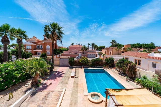 6 bedroom Villa for sale in Roquetas de Mar with pool garage - € 690,000 (Ref: 9911032)