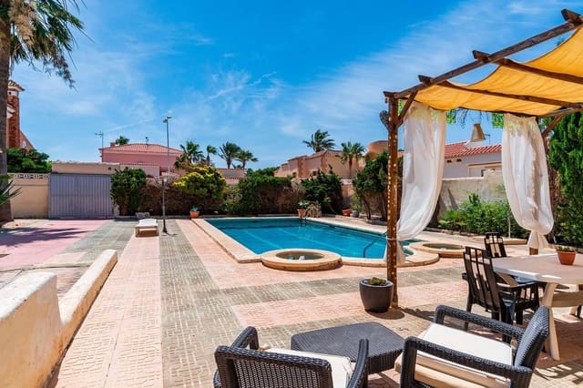 6 bedroom Villa for sale in Roquetas de Mar with pool garage - € 690,000 (Ref: 9911032)