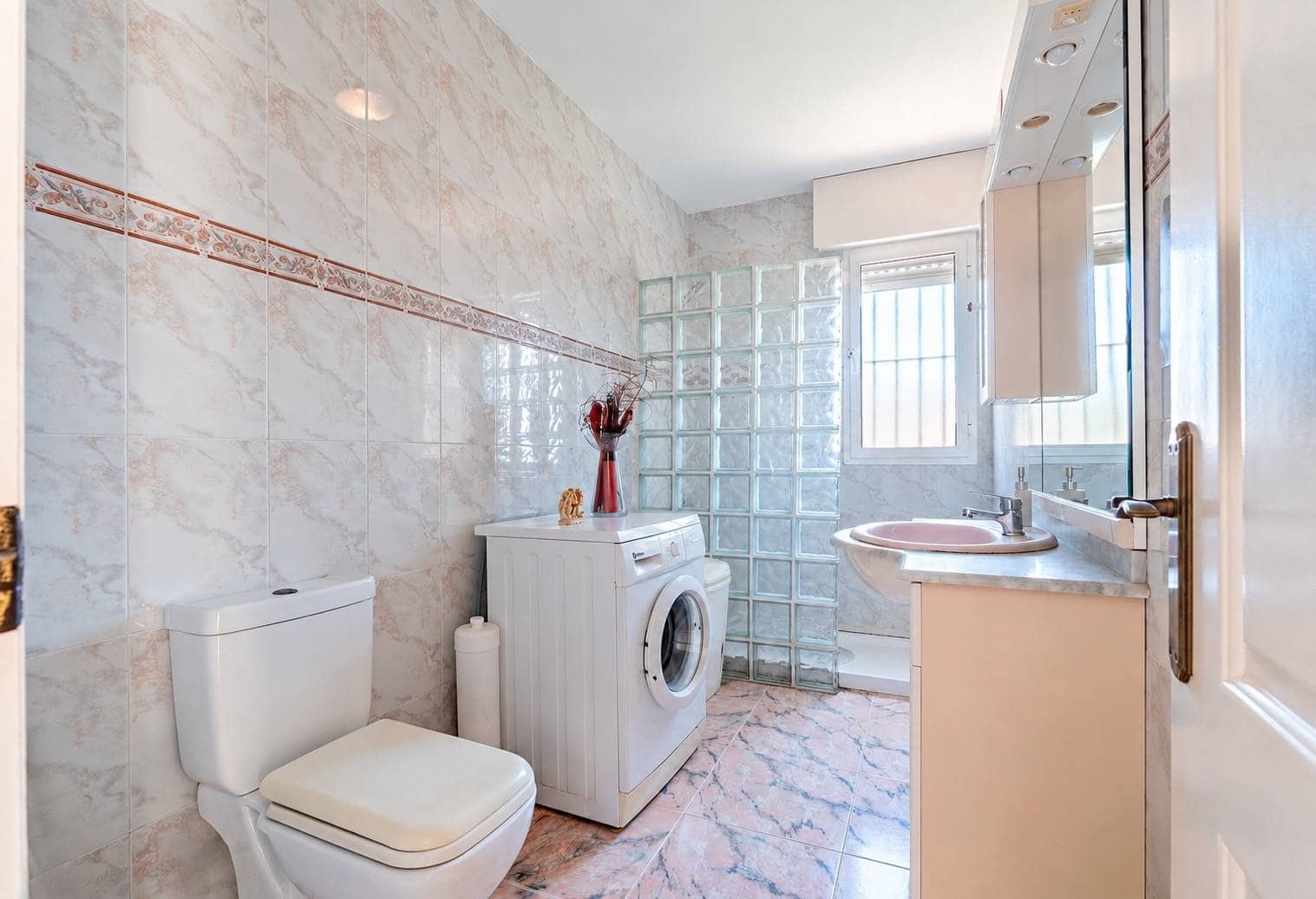 6 bedroom Villa for sale in Roquetas de Mar with pool garage - € 690,000 (Ref: 9911032)