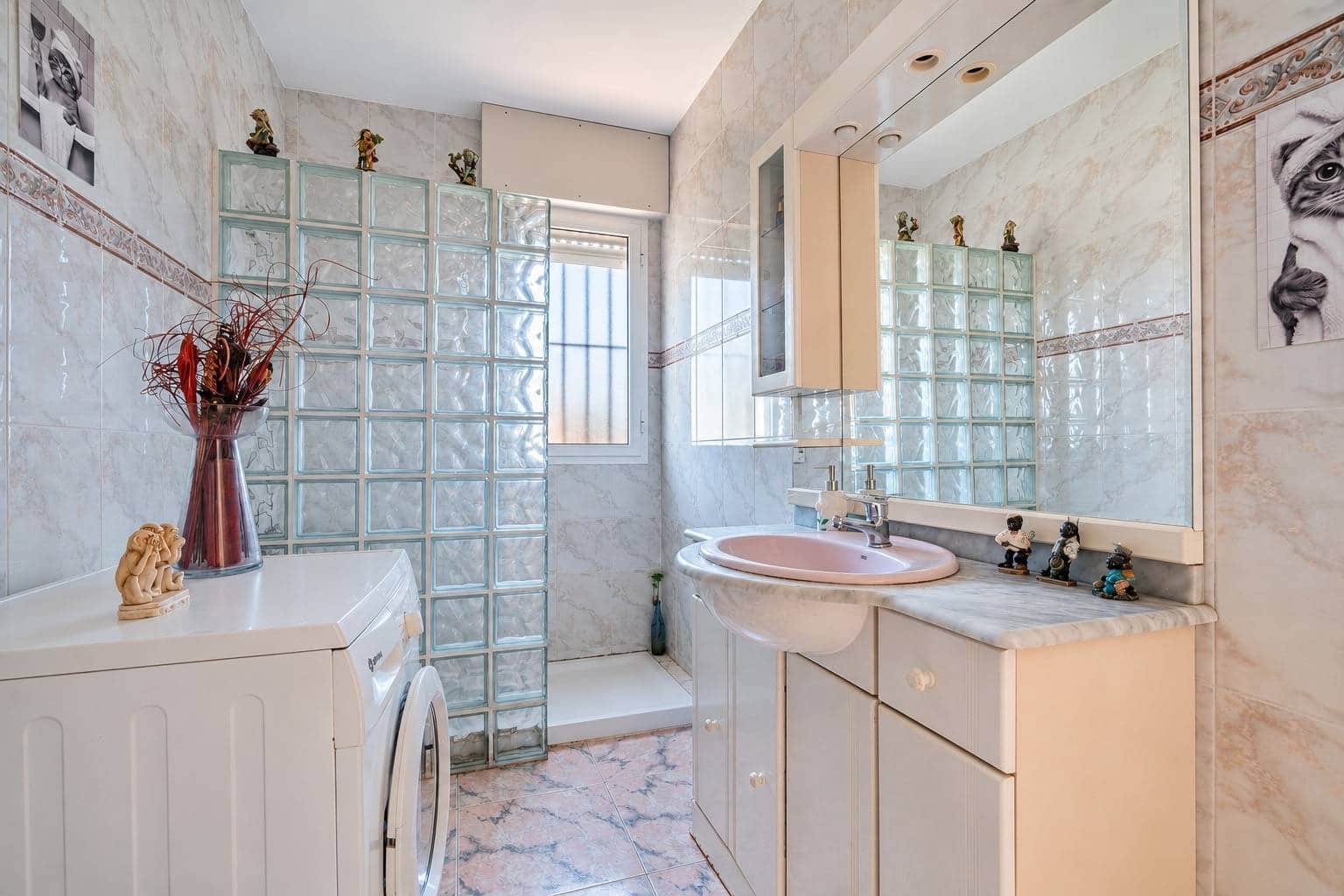 6 bedroom Villa for sale in Roquetas de Mar with pool garage - € 690,000 (Ref: 9911032)