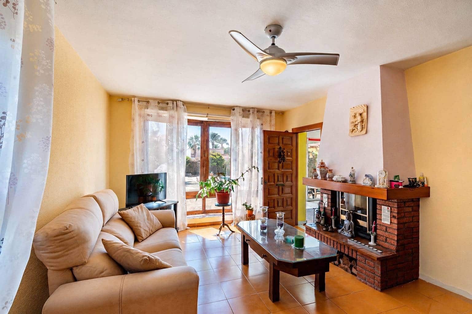 6 bedroom Villa for sale in Roquetas de Mar with pool garage - € 690,000 (Ref: 9911032)