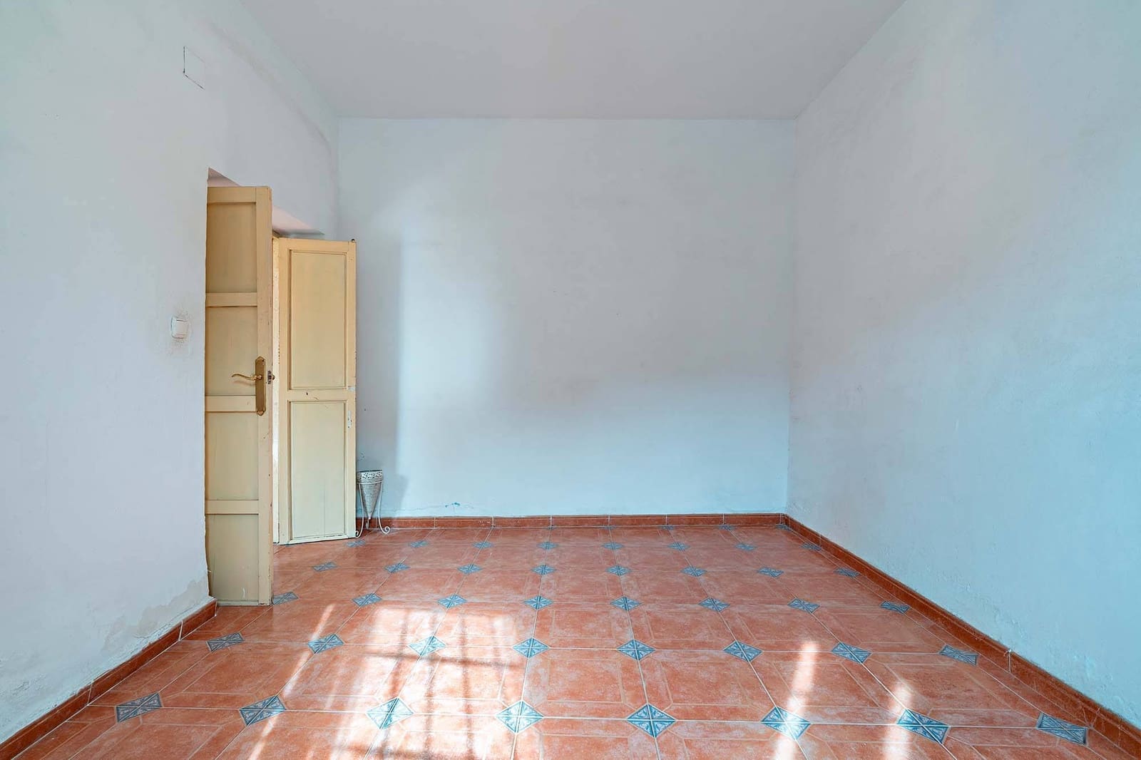 4 bedroom Finca/Country House for sale in Rioja with garage - € 170,000 (Ref: 9936381)