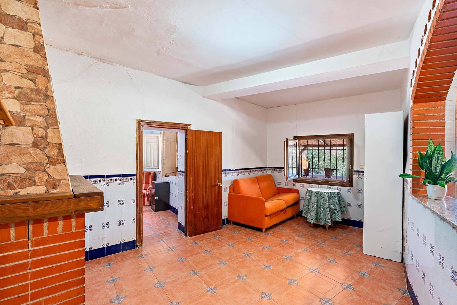 4 bedroom Finca/Country House for sale in Rioja with garage - € 170,000 (Ref: 9936381)