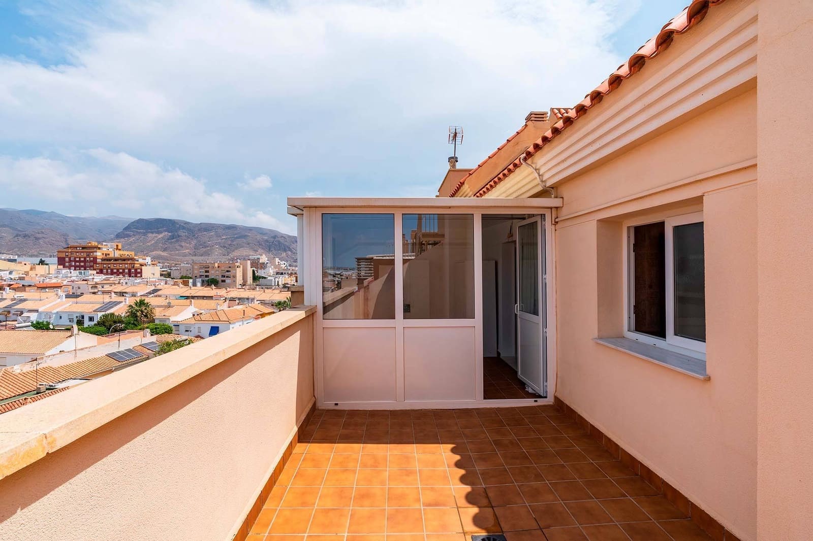 Ático de 1 habitación en Aguadulce (Almeria) en venta con piscina garaje - 159.000 € (Ref: 9944153)