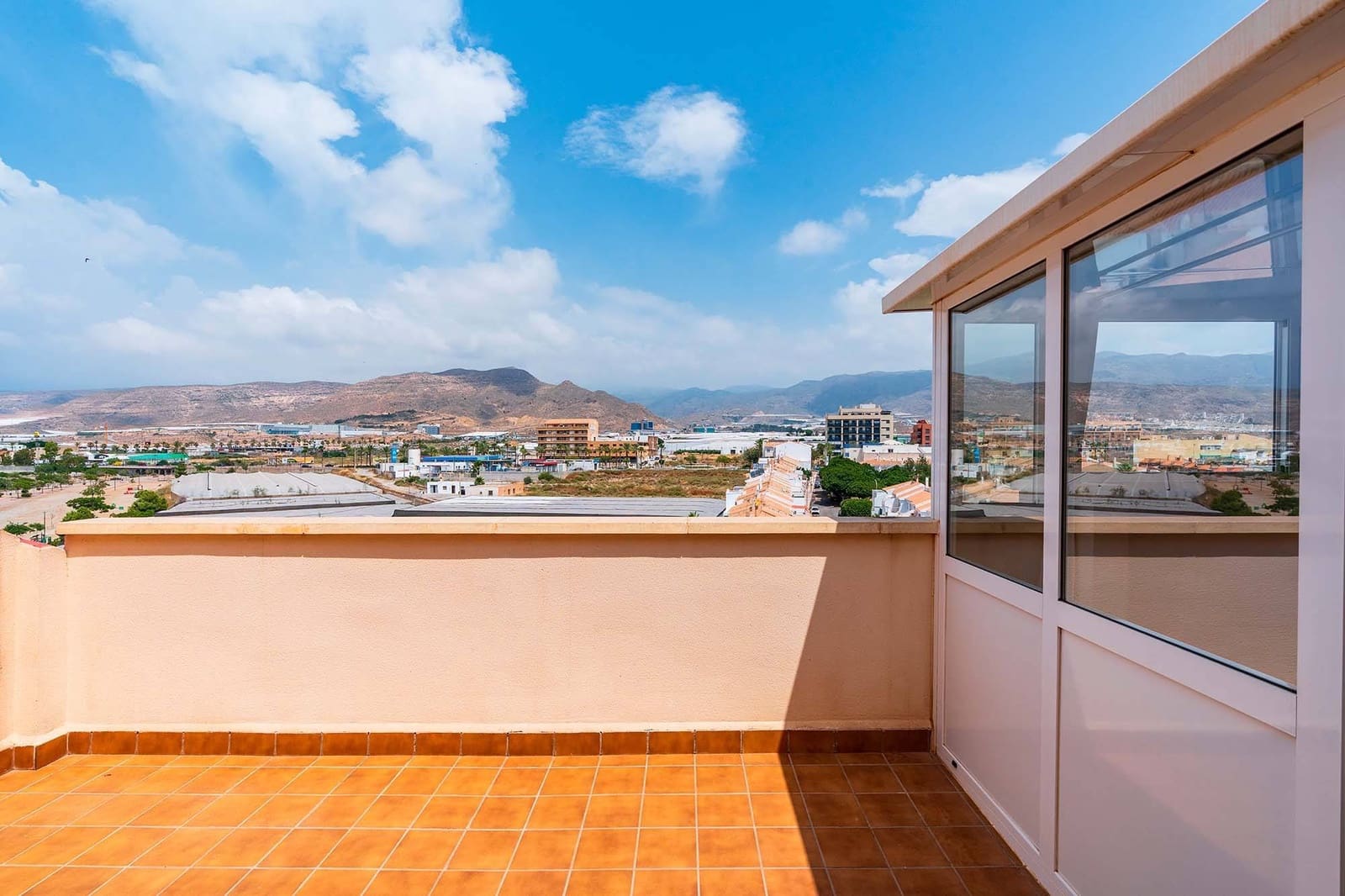 Ático de 1 habitación en Aguadulce (Almeria) en venta con piscina garaje - 159.000 € (Ref: 9944153)