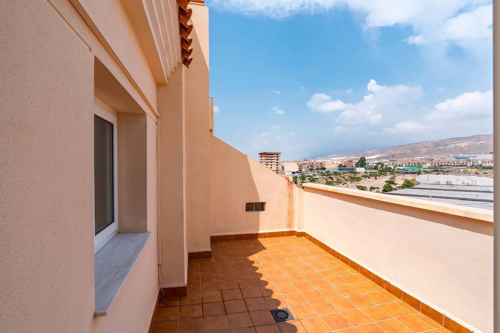 Ático de 1 habitación en Aguadulce (Almeria) en venta con piscina garaje - 159.000 € (Ref: 9944153)