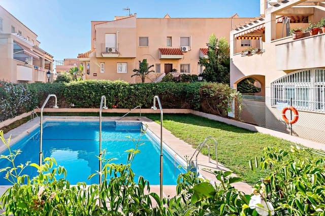 1 soveværelse Penthouse til salg i Aguadulce (Almeria), Roquetas de Mar med swimmingpool garage - € 159.000 (Ref: 9944153)