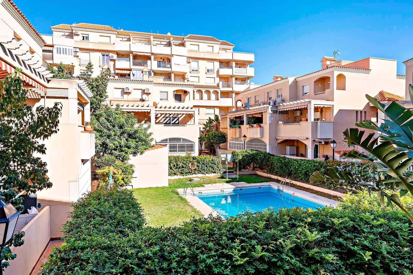 Ático de 1 habitación en Aguadulce (Almeria) en venta con piscina garaje - 159.000 € (Ref: 9944153)