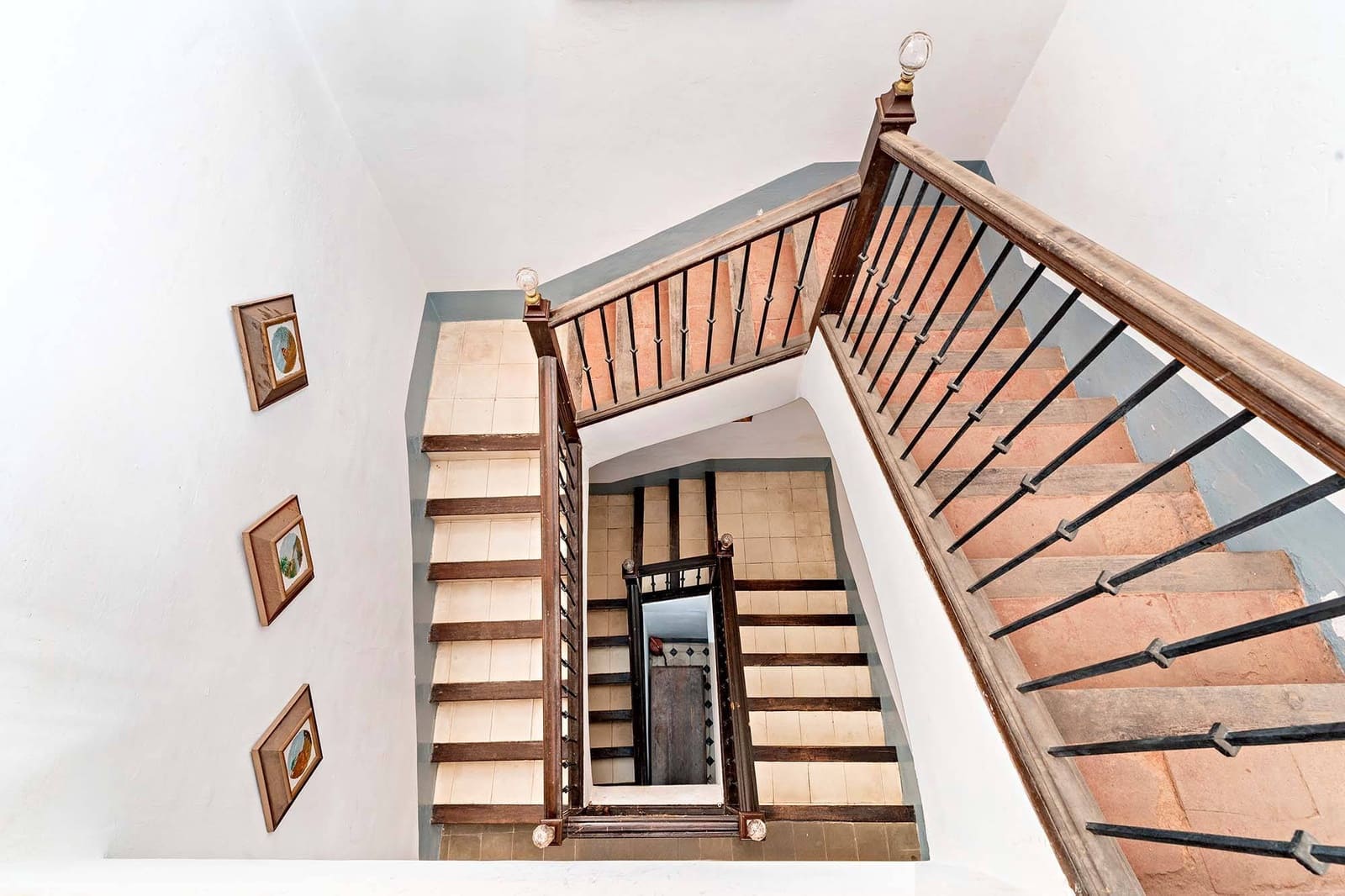 10 bedroom Townhouse for sale in Berja with garage - € 130,000 (Ref: 9959772)