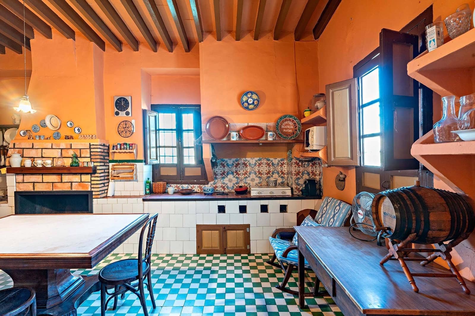 10 bedroom Townhouse for sale in Berja with garage - € 130,000 (Ref: 9959772)