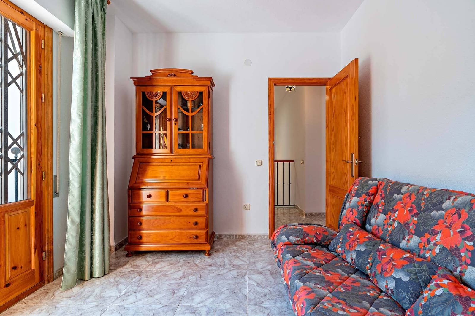 4 slaapkamer Appartement te koop in Adra met garage - € 110.000 (Ref: 9962684)