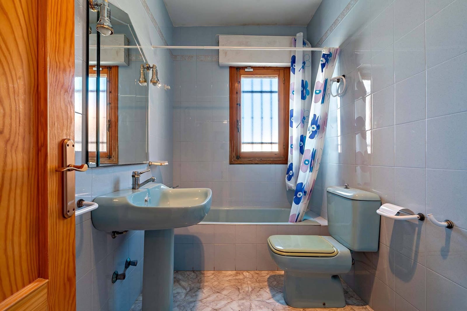 4 slaapkamer Appartement te koop in Adra met garage - € 110.000 (Ref: 9962684)