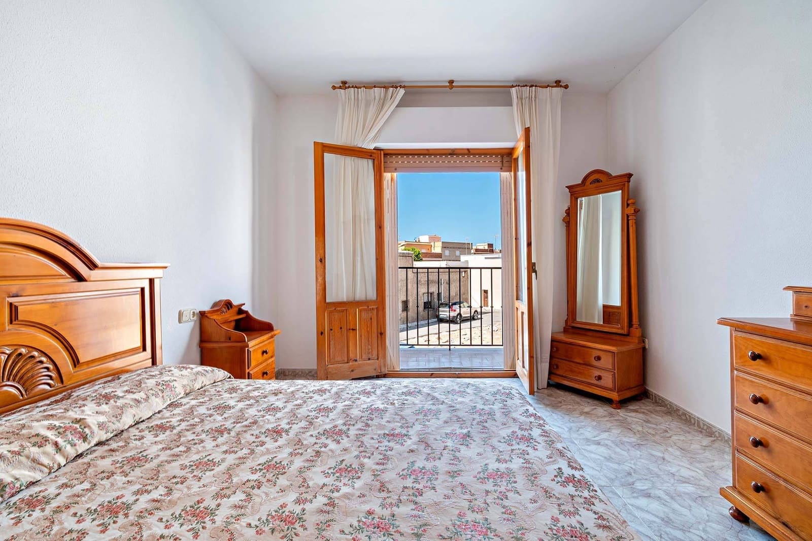 4 slaapkamer Appartement te koop in Adra met garage - € 110.000 (Ref: 9962684)