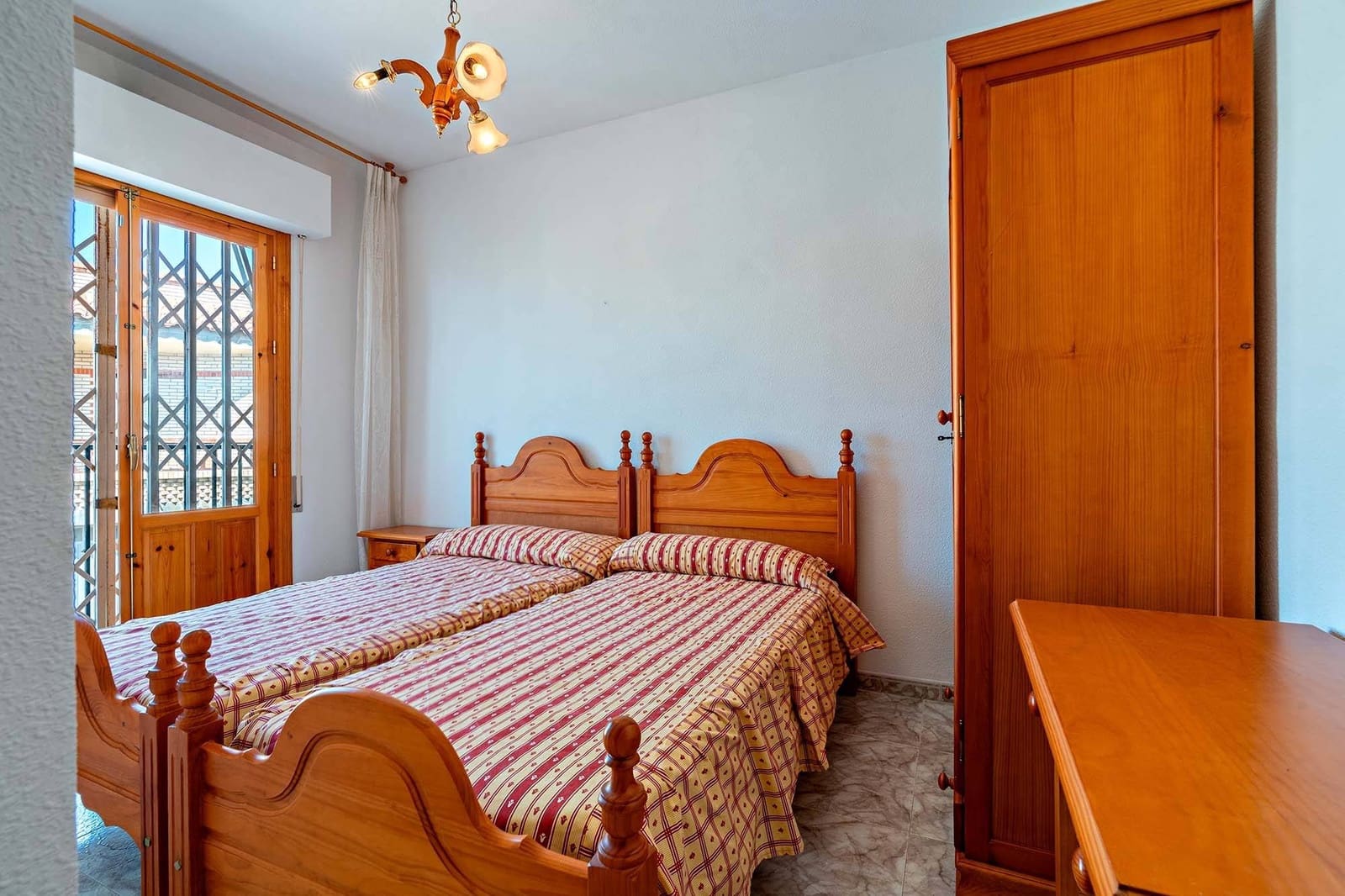 4 slaapkamer Appartement te koop in Adra met garage - € 110.000 (Ref: 9962684)