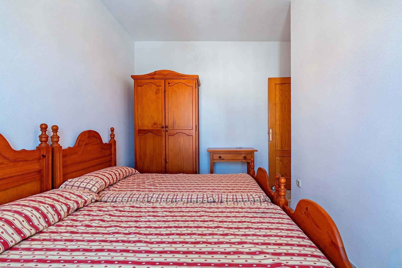 4 slaapkamer Appartement te koop in Adra met garage - € 110.000 (Ref: 9962684)