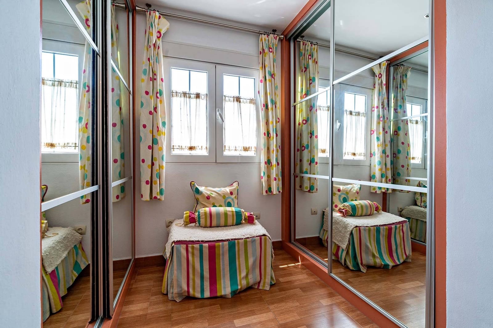 4 Zimmer Apartment zu verkaufen in Roquetas de Mar - 320.000 € (Ref: 9995782)