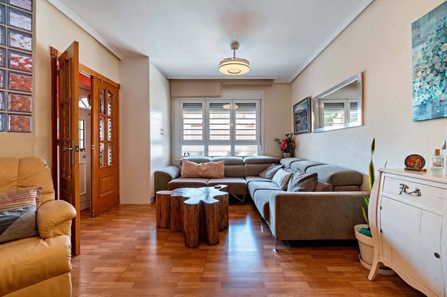 4 Zimmer Apartment zu verkaufen in Roquetas de Mar - 320.000 € (Ref: 9995782)
