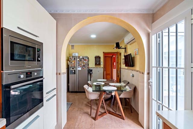 4 Zimmer Apartment zu verkaufen in Roquetas de Mar - 320.000 € (Ref: 9995782)