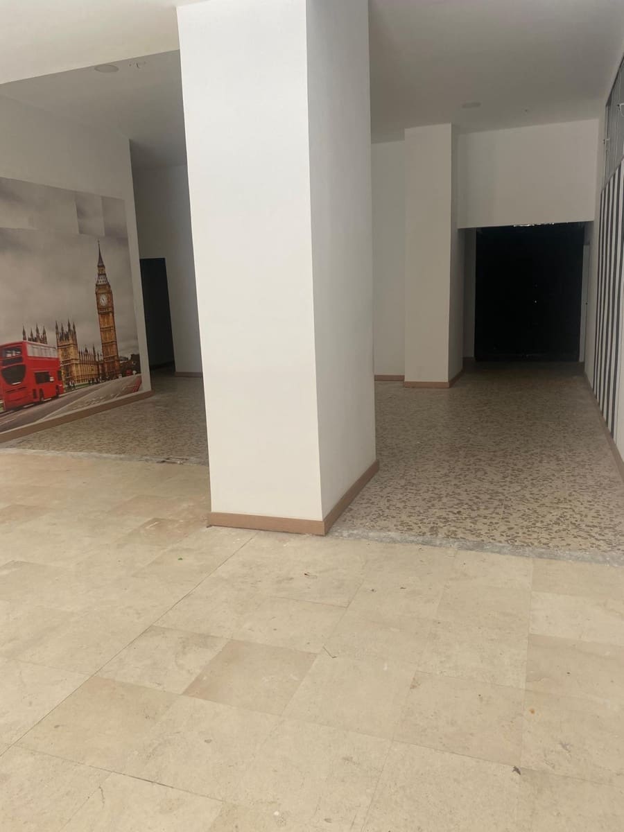 Kommersiell til salgs i Torremolinos - € 400 000 (Ref: 8392752)