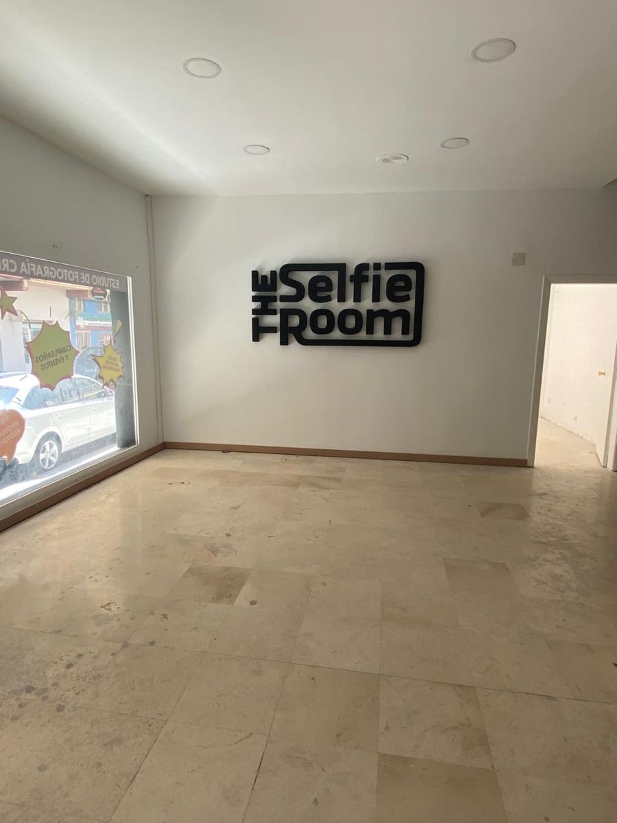 Kommersiell til salgs i Torremolinos - € 400 000 (Ref: 8392752)