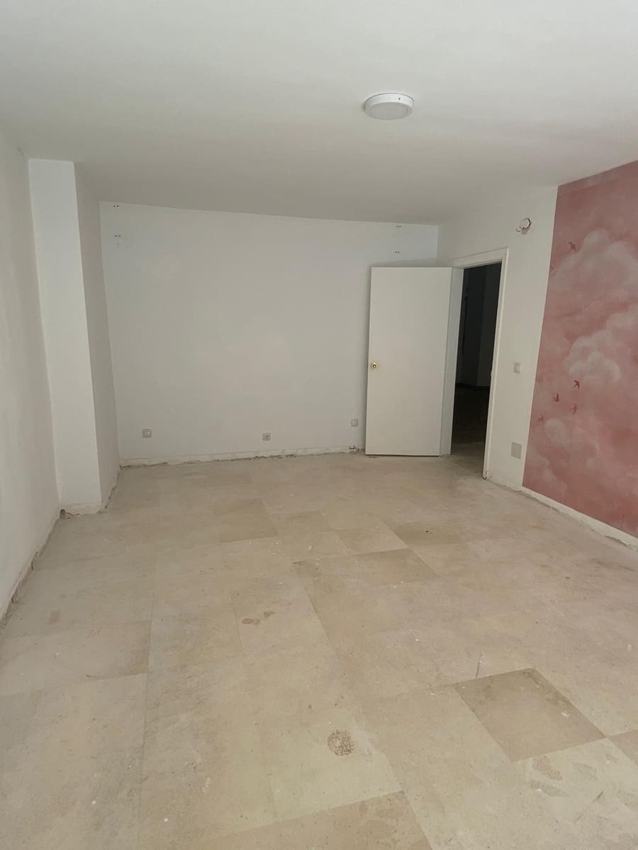 Kommersiell til salgs i Torremolinos - € 400 000 (Ref: 8392752)