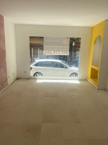 Kaupallinen myytävänä paikassa Torremolinos - 400 000 € (Ref: 8392752)