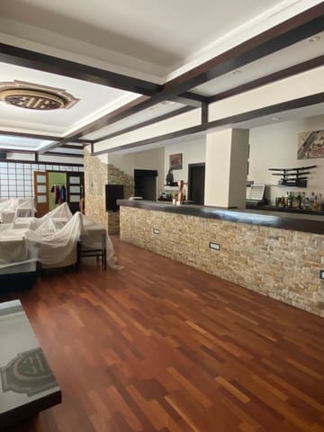 Kaupallinen myytävänä paikassa Torremolinos - 500 000 € (Ref: 8396635)