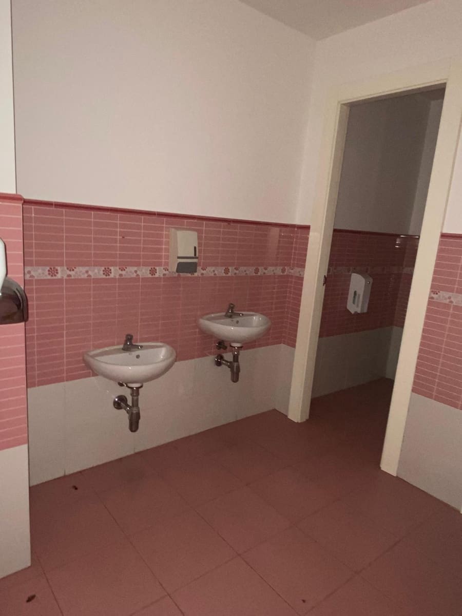 Commercieel te koop in Torremolinos - € 500.000 (Ref: 8396635)