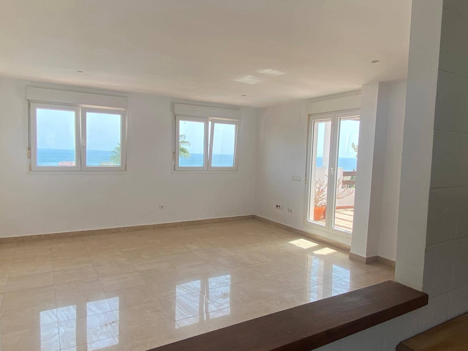 3 sypialnia Penthouse na sprzedaż w Manilva z basenem - 305 000 € (Ref: 8757980)