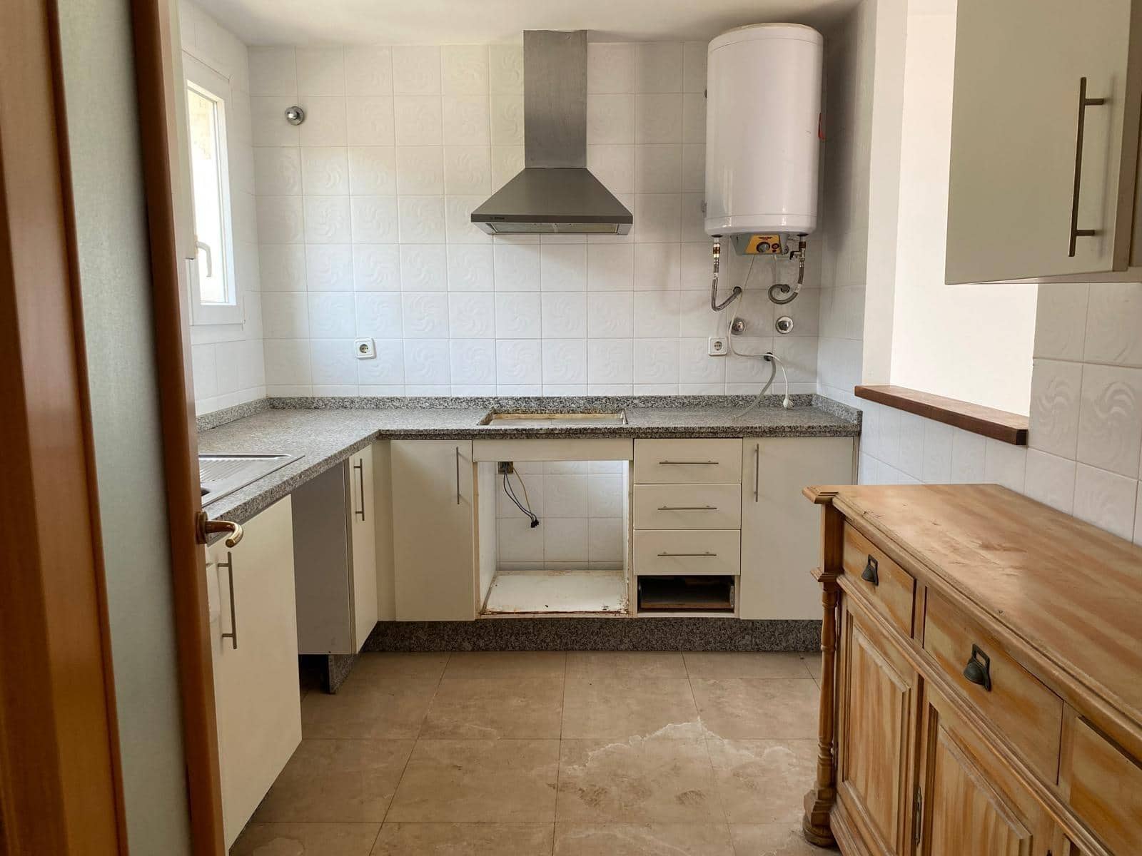 3 sypialnia Penthouse na sprzedaż w Manilva z basenem - 305 000 € (Ref: 8757980)